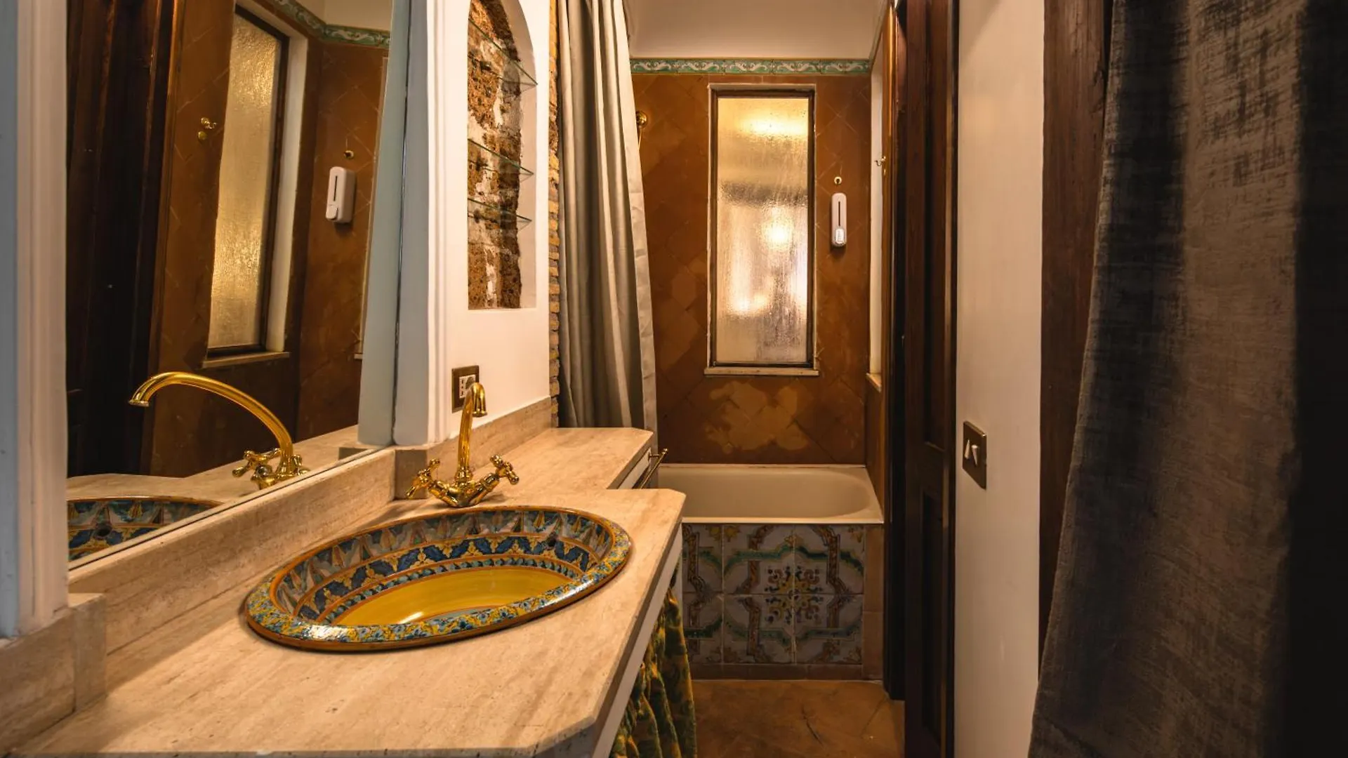 Navona Luxury Terrace Apartment - 12 Guests